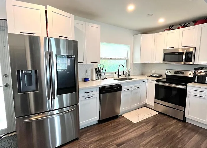 3 Bed 2 Bath Home In Miami